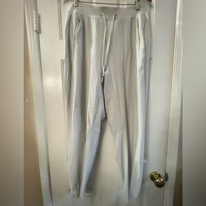 Lululemon‎ Women’s Jogger Pants Size 10 Light Gray Drawstring Tapered Leg